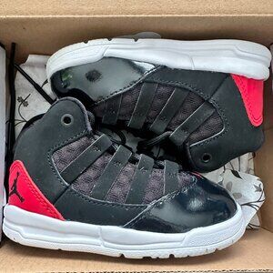 Boys Jordan Nike Sneakers (Size 6C)